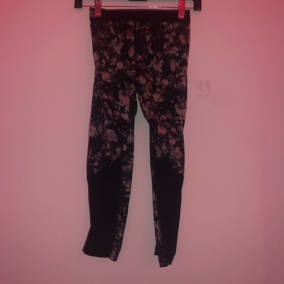 athletic women’s Nike leggings - Picture 1 of 3